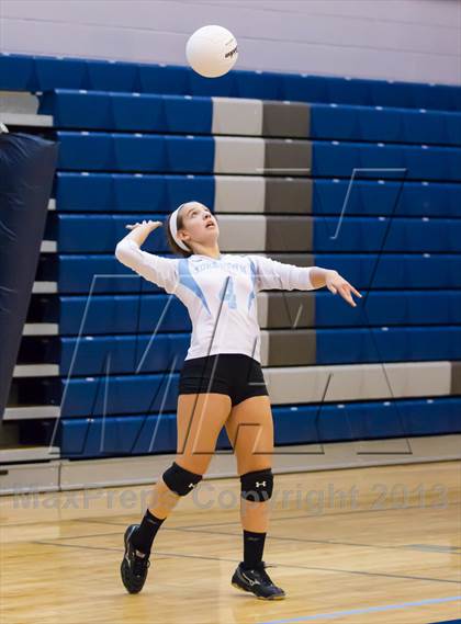 Thumbnail 3 in Yorktown vs Washington-Lee Freshman (Jr. Volleyball Brawl II Final) photogallery.
