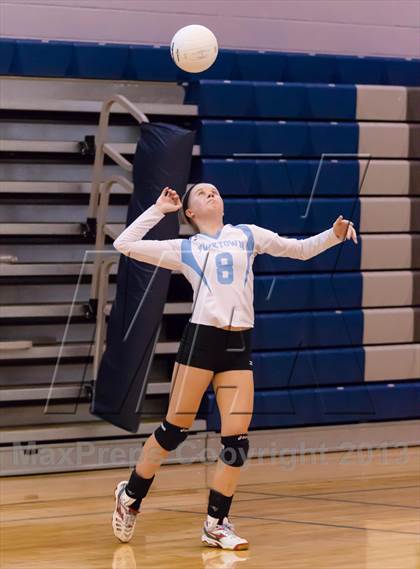 Thumbnail 2 in Yorktown vs Washington-Lee Freshman (Jr. Volleyball Brawl II Final) photogallery.