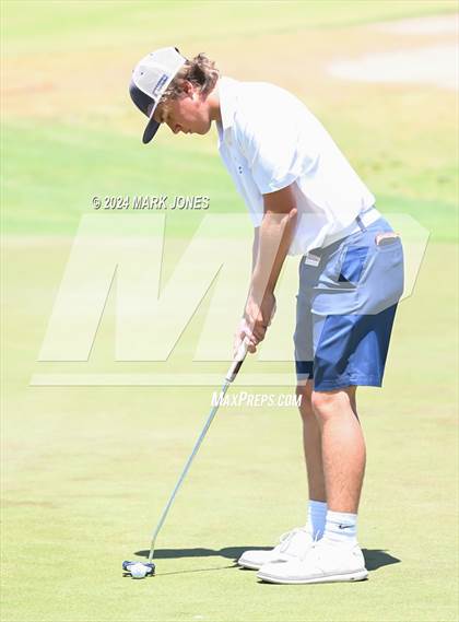 Thumbnail 3 in AIA Division III State Championship photogallery.