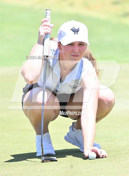 Thumbnail 2 in AIA Division III State Championship photogallery.