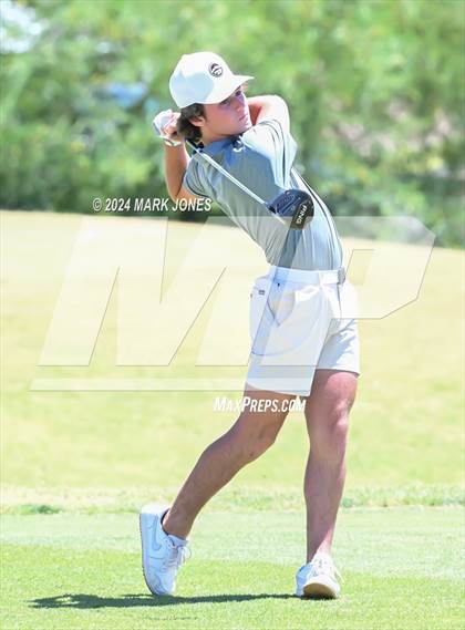 Thumbnail 3 in AIA Division III State Championship photogallery.