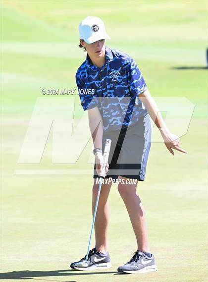 Thumbnail 2 in AIA Division III State Championship photogallery.