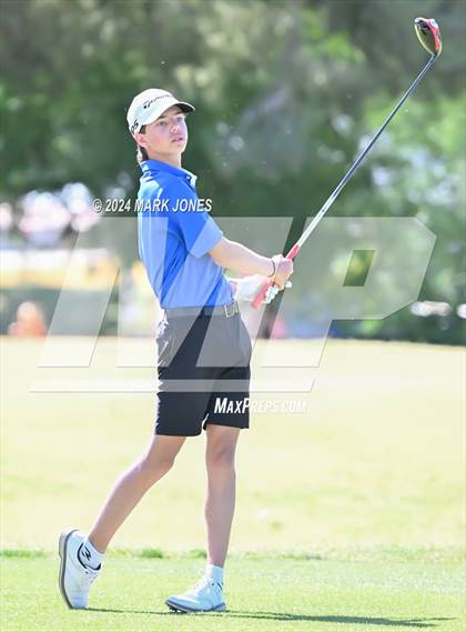 Thumbnail 2 in AIA Division III State Championship photogallery.