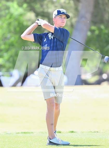 Thumbnail 3 in AIA Division III State Championship photogallery.