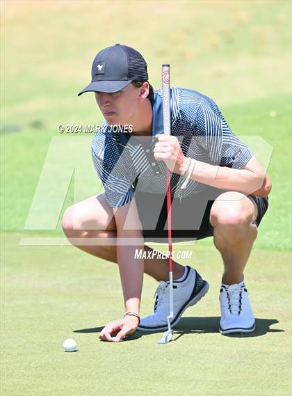 Thumbnail 3 in AIA Division III State Championship photogallery.