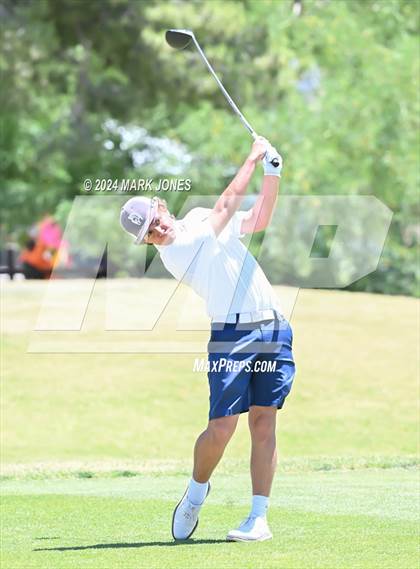 Thumbnail 3 in AIA Division III State Championship photogallery.