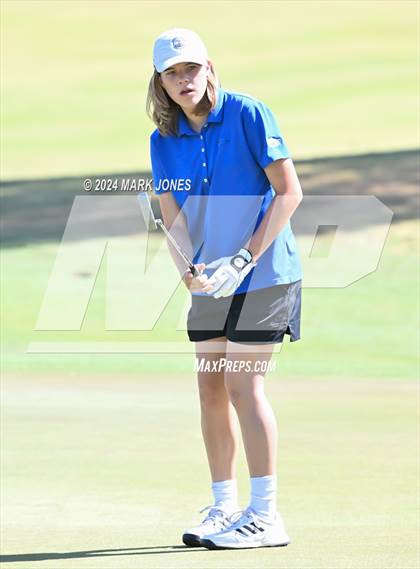 Thumbnail 2 in AIA Division III State Championship photogallery.