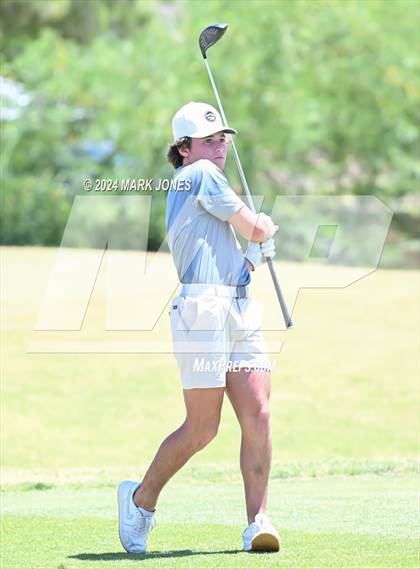 Thumbnail 2 in AIA Division III State Championship photogallery.
