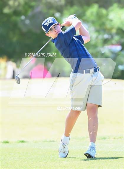 Thumbnail 3 in AIA Division III State Championship photogallery.