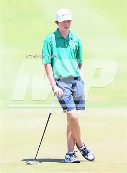 Thumbnail 2 in AIA Division III State Championship photogallery.