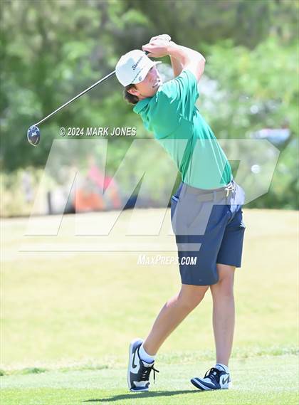 Thumbnail 3 in AIA Division III State Championship photogallery.