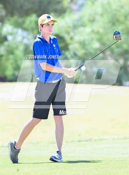 Thumbnail 2 in AIA Division III State Championship photogallery.
