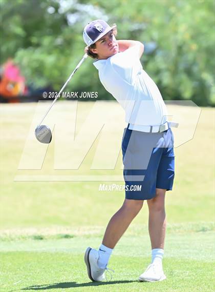 Thumbnail 1 in AIA Division III State Championship photogallery.