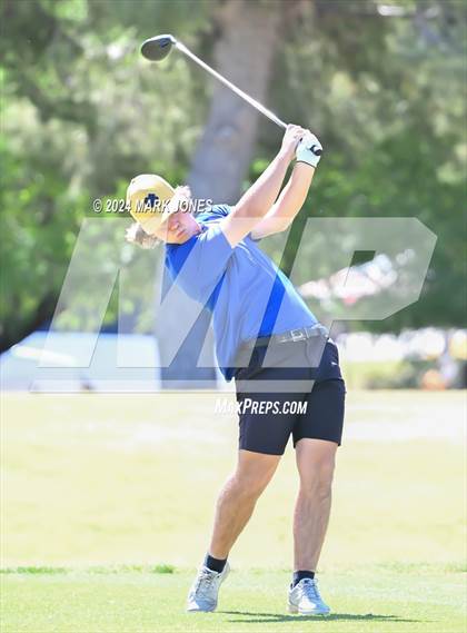 Thumbnail 2 in AIA Division III State Championship photogallery.