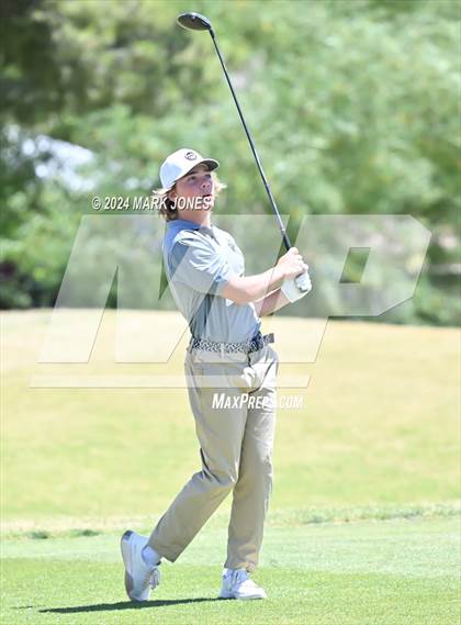 Thumbnail 2 in AIA Division III State Championship photogallery.