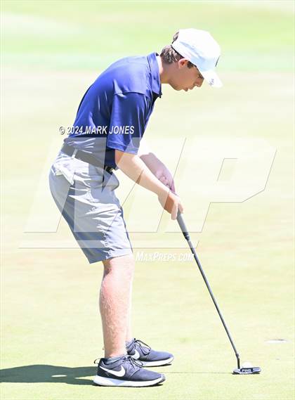 Thumbnail 2 in AIA Division III State Championship photogallery.