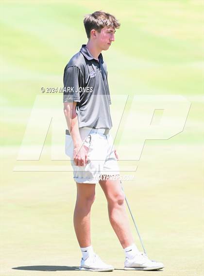 Thumbnail 2 in AIA Division III State Championship photogallery.