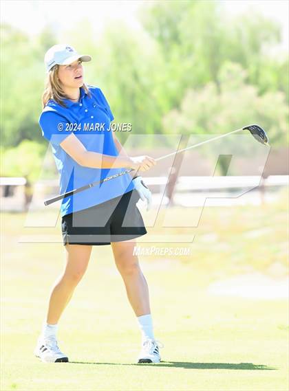 Thumbnail 3 in AIA Division III State Championship photogallery.