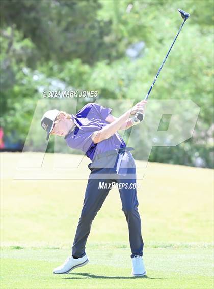 Thumbnail 2 in AIA Division III State Championship photogallery.