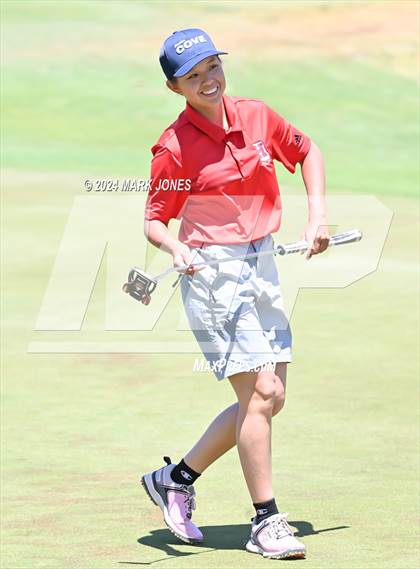 Thumbnail 2 in AIA Division III State Championship photogallery.