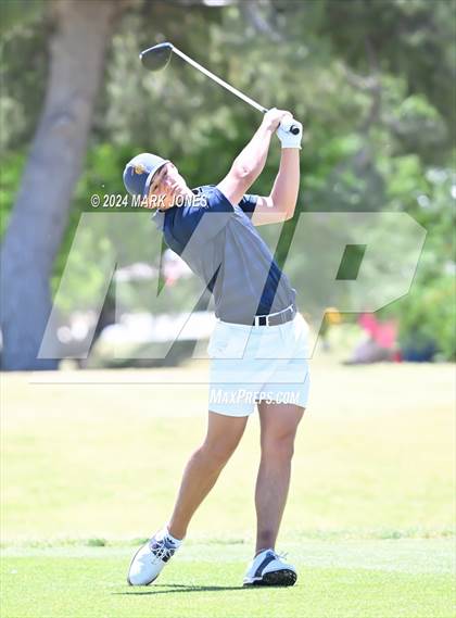 Thumbnail 3 in AIA Division III State Championship photogallery.
