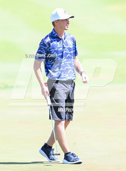 Thumbnail 2 in AIA Division III State Championship photogallery.