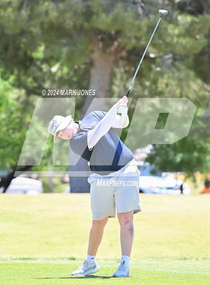 Thumbnail 2 in AIA Division III State Championship photogallery.