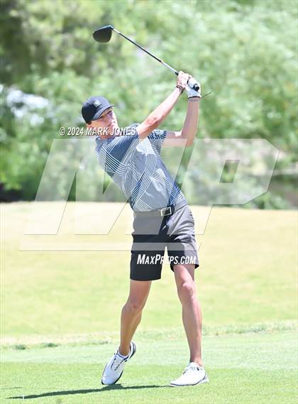 Thumbnail 2 in AIA Division III State Championship photogallery.