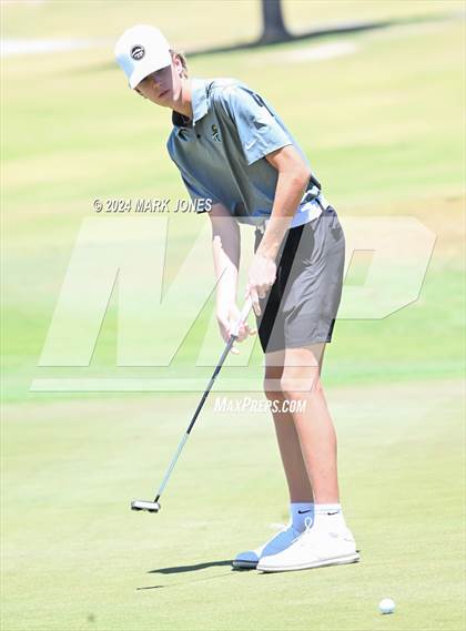 Thumbnail 3 in AIA Division III State Championship photogallery.