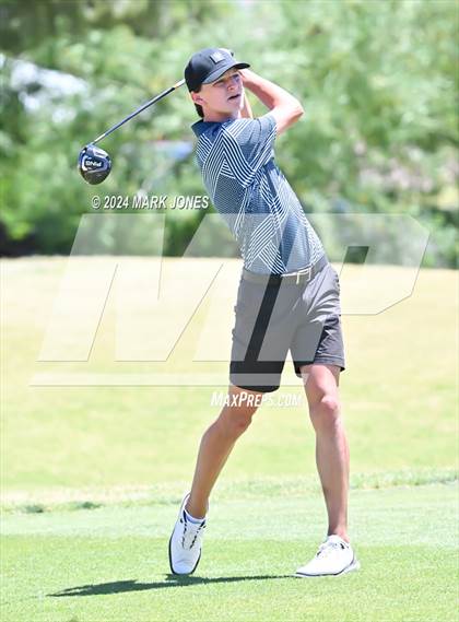 Thumbnail 3 in AIA Division III State Championship photogallery.