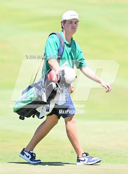 Thumbnail 3 in AIA Division III State Championship photogallery.