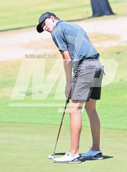 Thumbnail 2 in AIA Division III State Championship photogallery.