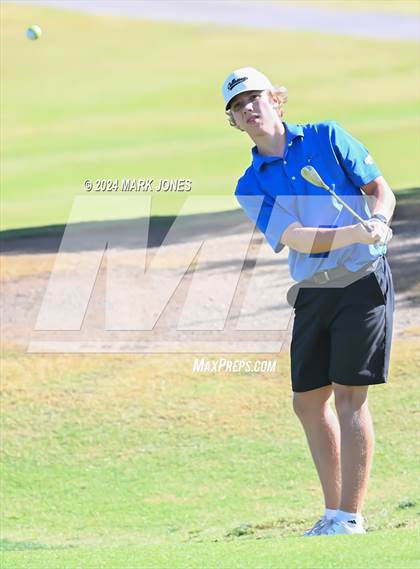 Thumbnail 2 in AIA Division III State Championship photogallery.