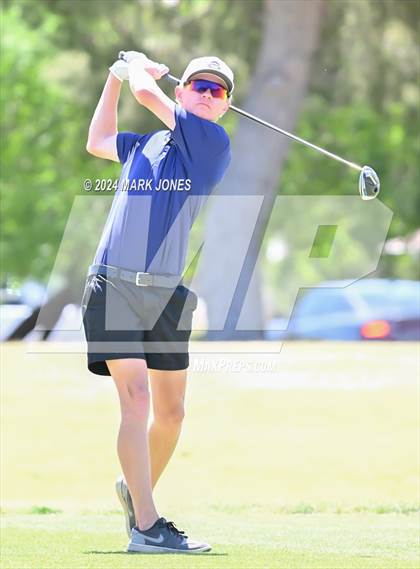 Thumbnail 3 in AIA Division III State Championship photogallery.