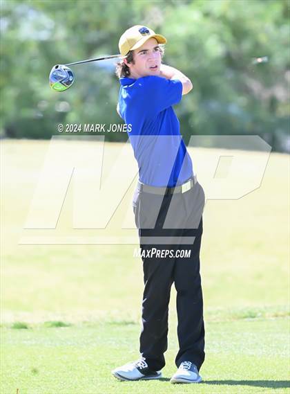 Thumbnail 2 in AIA Division III State Championship photogallery.