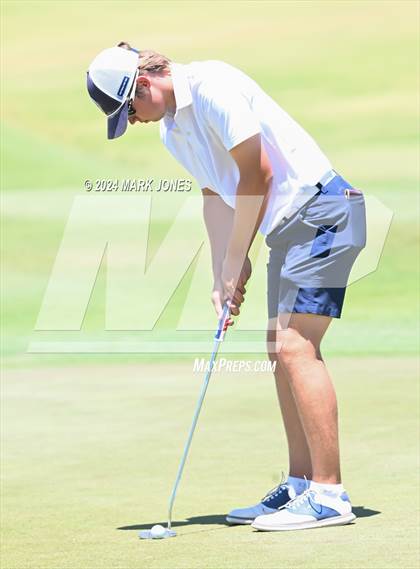 Thumbnail 2 in AIA Division III State Championship photogallery.