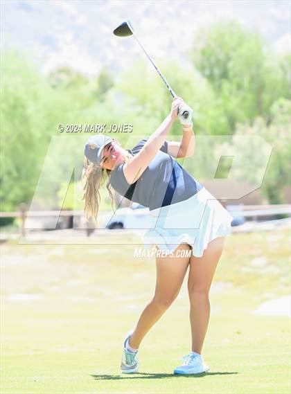 Thumbnail 2 in AIA Division III State Championship photogallery.