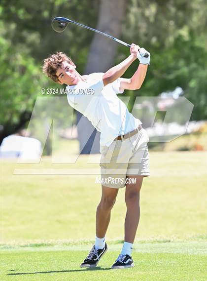 Thumbnail 3 in AIA Division III State Championship photogallery.