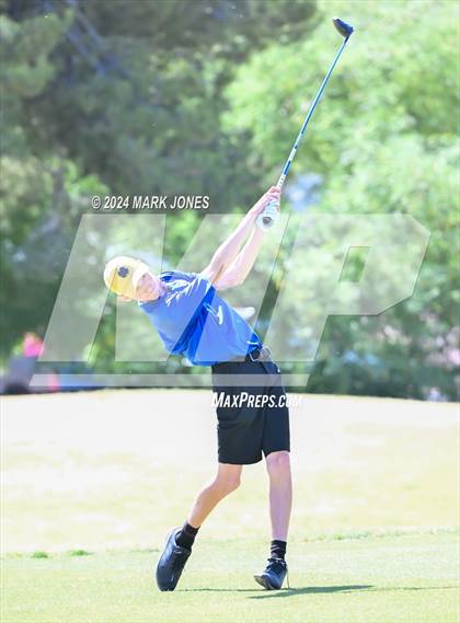 Thumbnail 2 in AIA Division III State Championship photogallery.