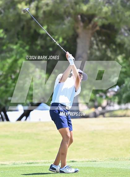 Thumbnail 3 in AIA Division III State Championship photogallery.