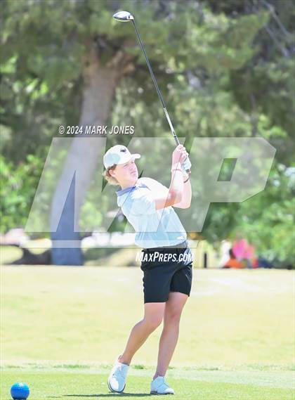 Thumbnail 2 in AIA Division III State Championship photogallery.