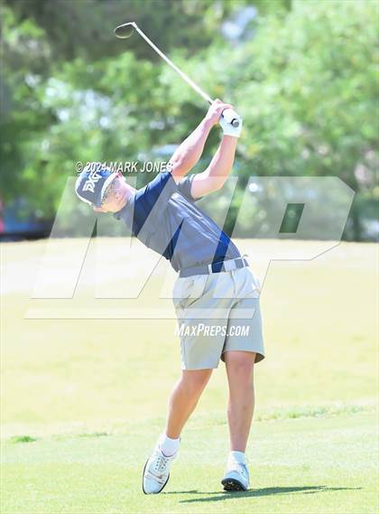 Thumbnail 2 in AIA Division III State Championship photogallery.