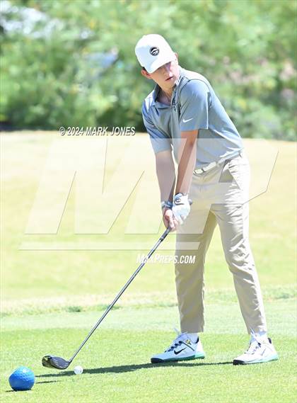Thumbnail 2 in AIA Division III State Championship photogallery.