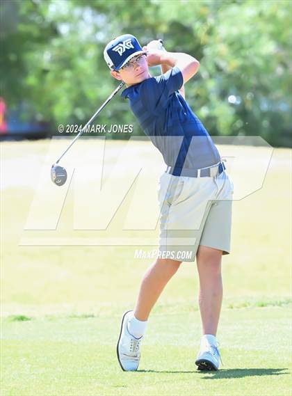 Thumbnail 1 in AIA Division III State Championship photogallery.