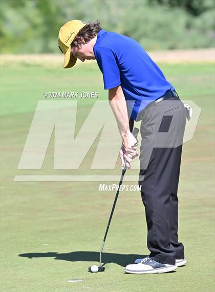 Thumbnail 3 in AIA Division III State Championship photogallery.