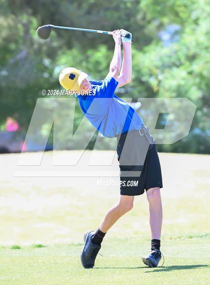 Thumbnail 3 in AIA Division III State Championship photogallery.
