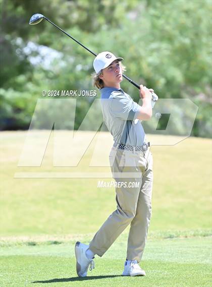 Thumbnail 1 in AIA Division III State Championship photogallery.