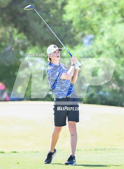 Thumbnail 3 in AIA Division III State Championship photogallery.