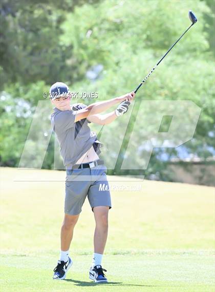 Thumbnail 2 in AIA Division III State Championship photogallery.