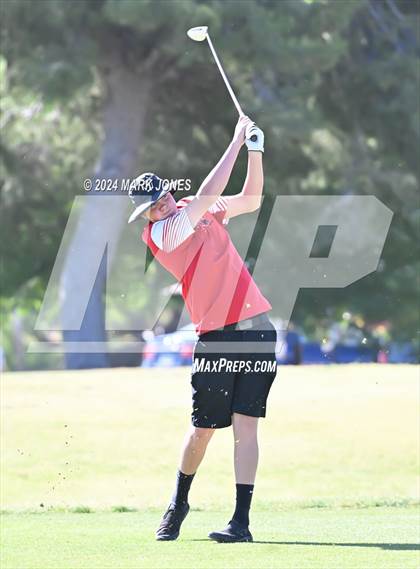 Thumbnail 3 in AIA Division III State Championship photogallery.